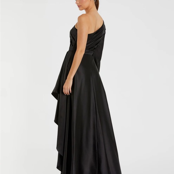 IEENA FOR MAC DUGGAL 49141 
High Low One Shoulder Flowy Gown - Picture 3 of 6